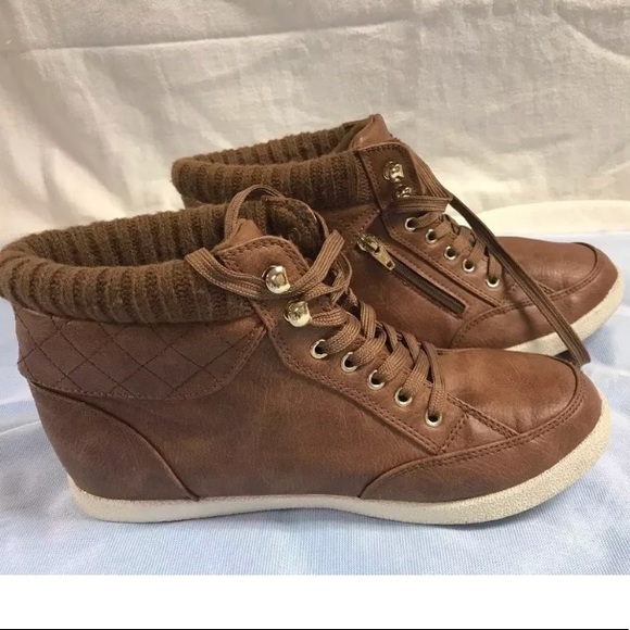 Womenās Arizona size 10 Booties - Picture 6 of 7